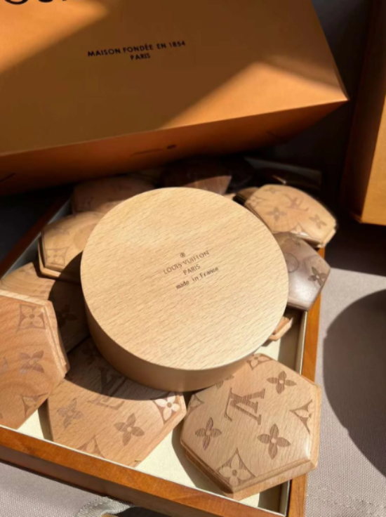 Custom Lv voetbal display