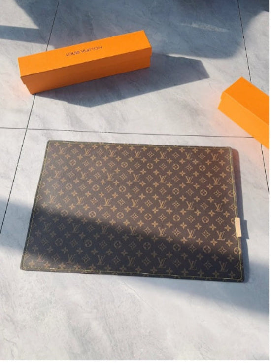 Custom Lv placemat